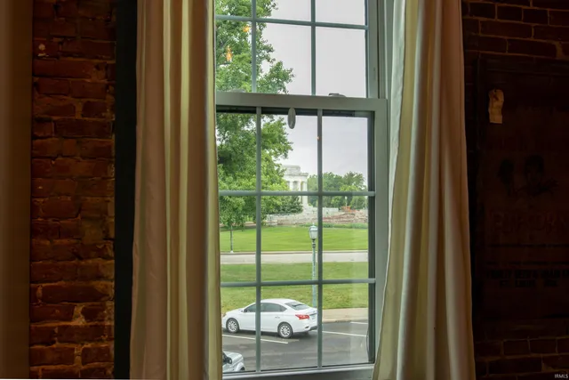 $390,000 | 116 Main Street, Vincennes, IN 47591