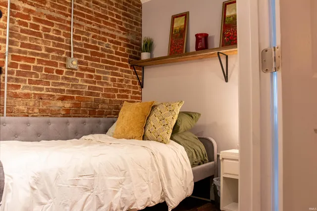 $390,000 | 116 Main Street, Vincennes, IN 47591