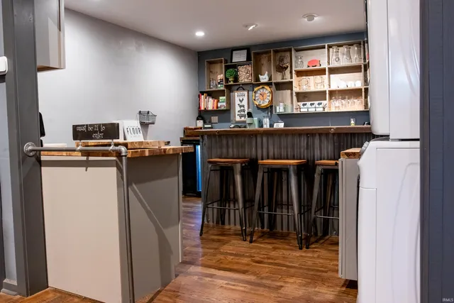 $390,000 | 116 Main Street, Vincennes, IN 47591