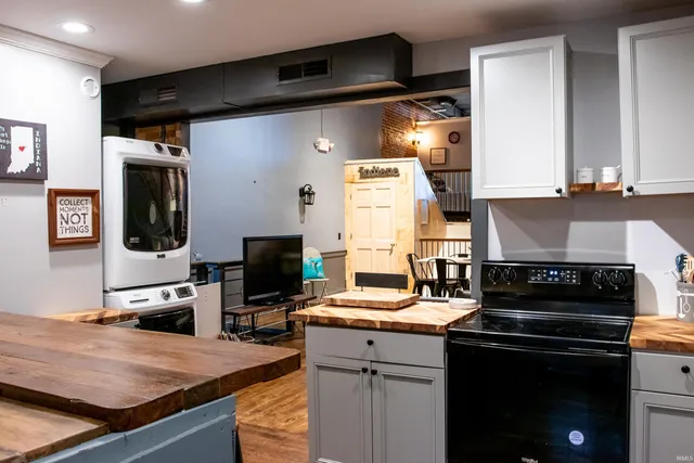 $390,000 | 116 Main Street, Vincennes, IN 47591