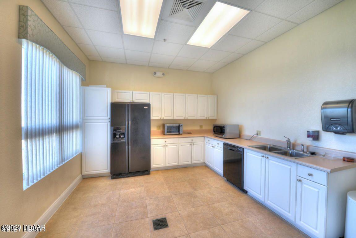 4623 Rivers Edge Village Lane, Unit 6205 Ponce Inlet, FL 32127 - Photo 21 of 47 Beach Club-Kitchen