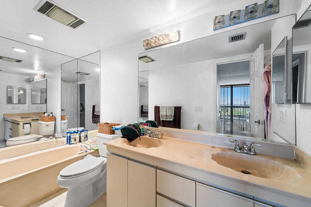 356 Golfview Road, Unit 505 North Palm Beach, FL 33408 - Photo 12 of 30 356golfview505NPB13-2