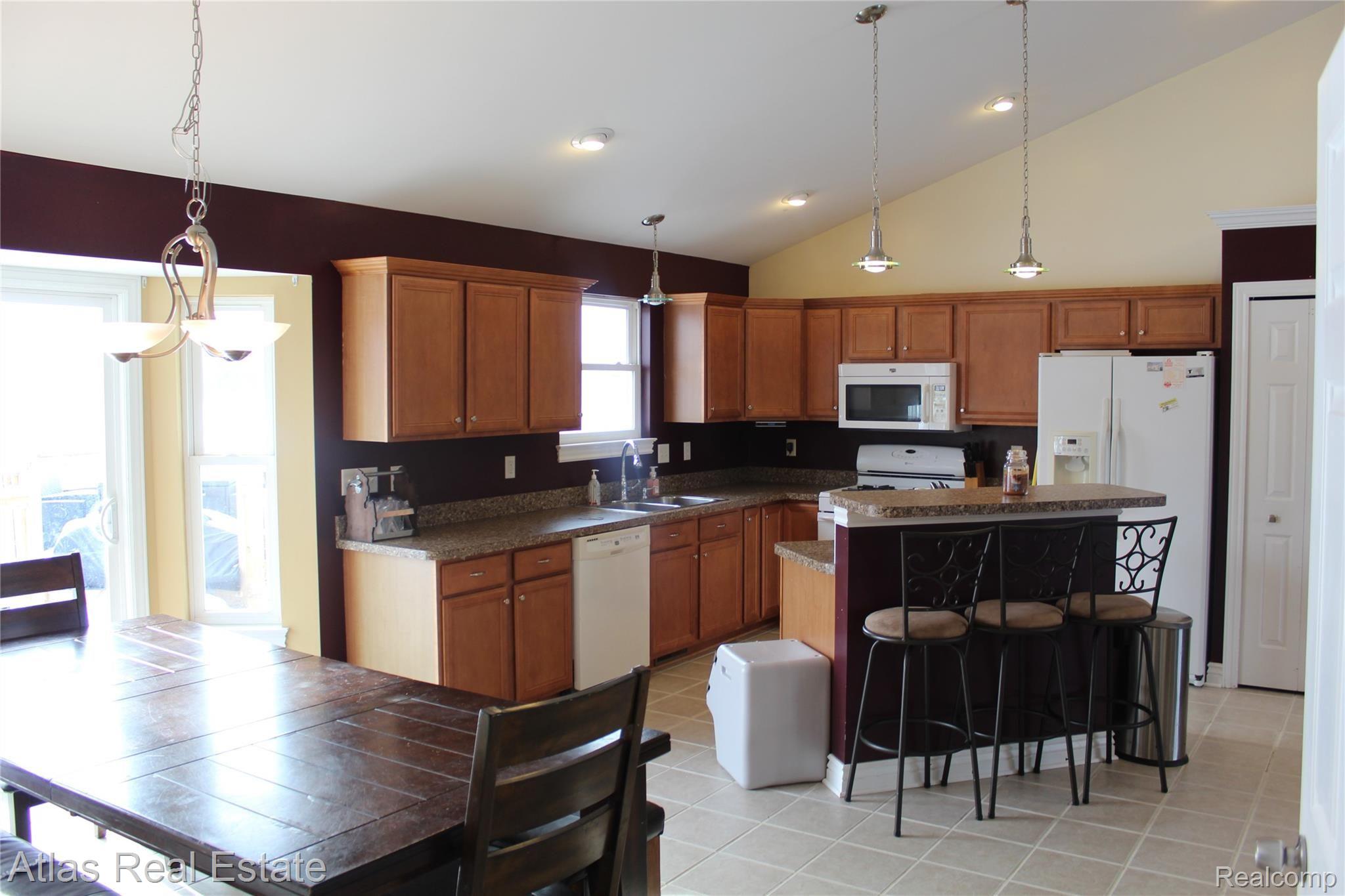 5430 East Carpenter Road Flint, MI 48506 - Photo 7 of 37 IMG_0259.JPG