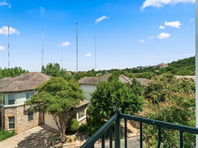 $1,045,000 | 2800 Waymaker Way, Unit 40, Austin, TX 78746
