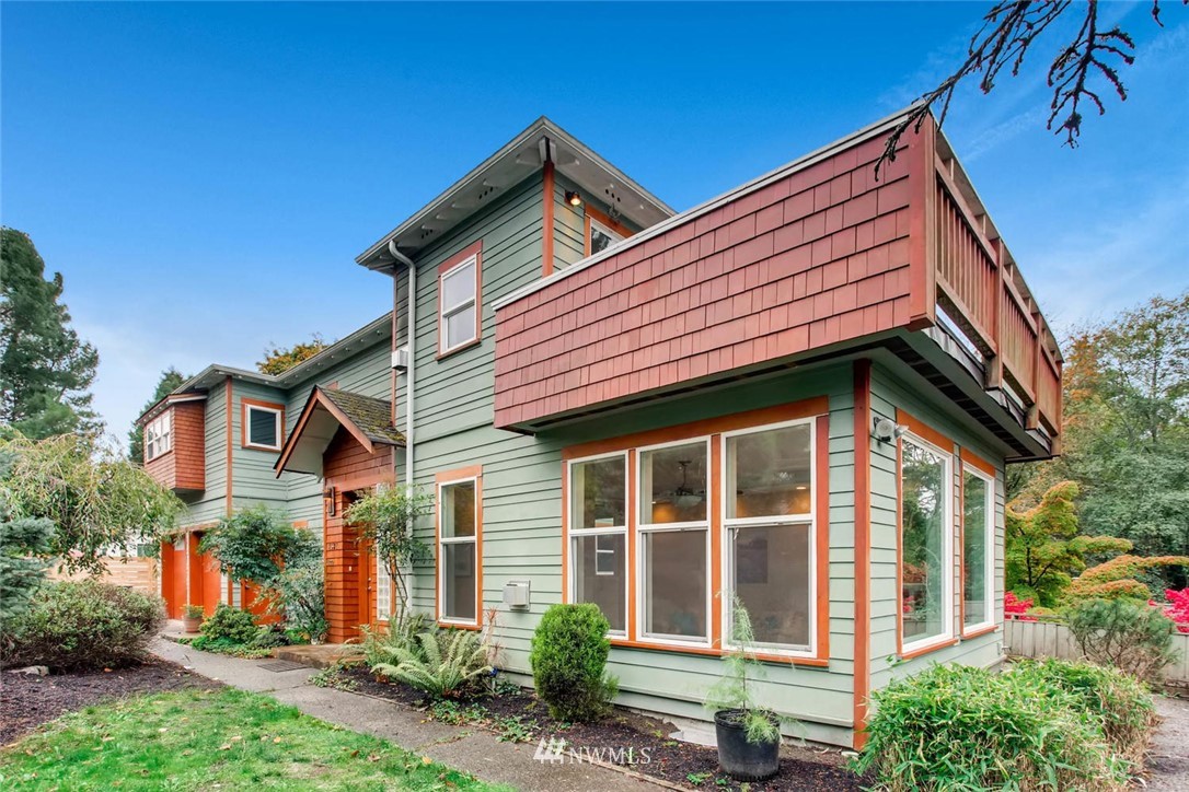 4537 Southwest Director Street Seattle, WA 98136 - Photo 2 of 25 Gallery Image 2