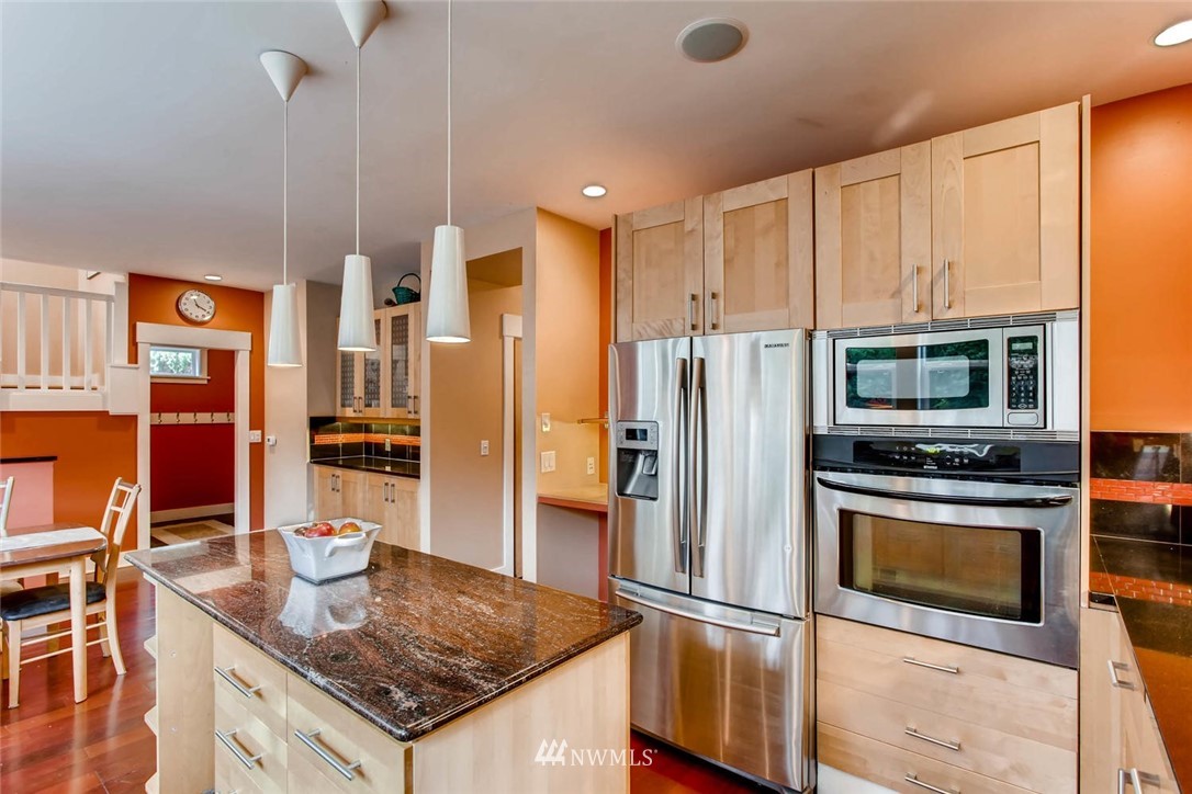 4537 Southwest Director Street Seattle, WA 98136 - Photo 12 of 25 Gallery Image 12