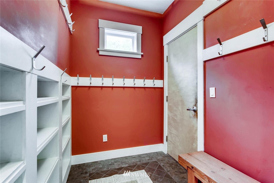 4537 Southwest Director Street Seattle, WA 98136 - Photo 13 of 25 Gallery Image 13