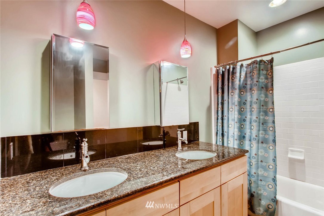 4537 Southwest Director Street Seattle, WA 98136 - Photo 21 of 25 Gallery Image 21