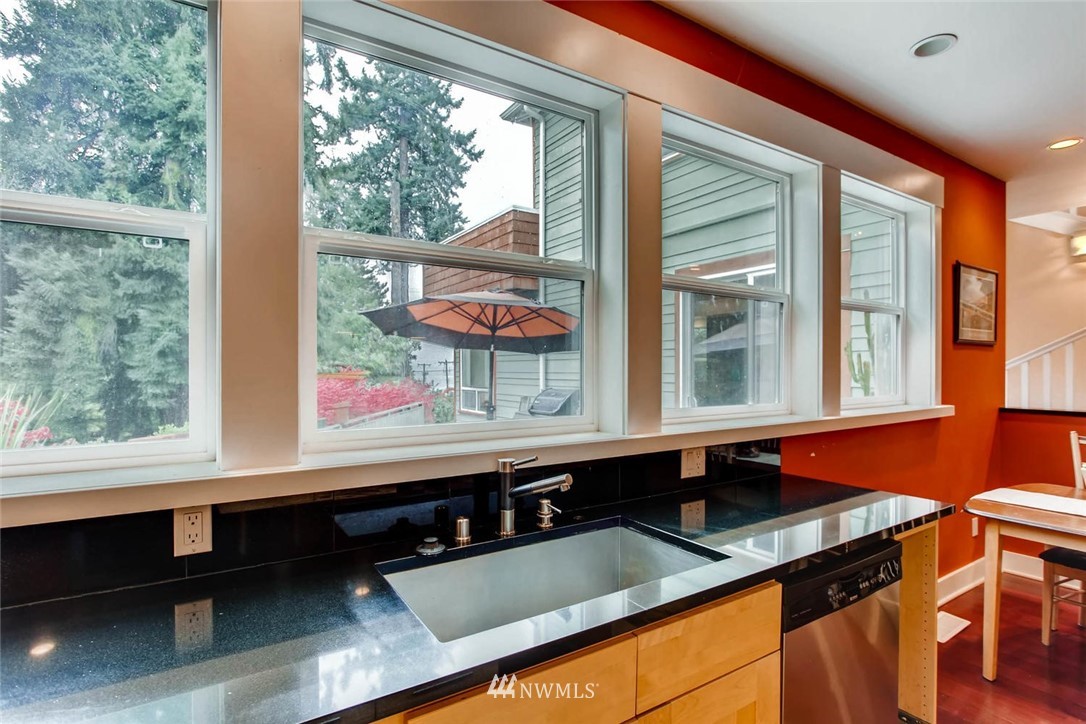 4537 Southwest Director Street Seattle, WA 98136 - Photo 10 of 25 Gallery Image 10