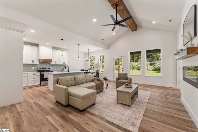 $324,900 | 304 Palmetto Parkway, Belton, SC 29627