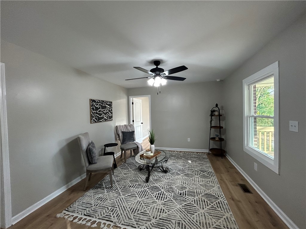 140 State Rd S-37-204 Seneca, SC 29678 - Photo 3 of 24