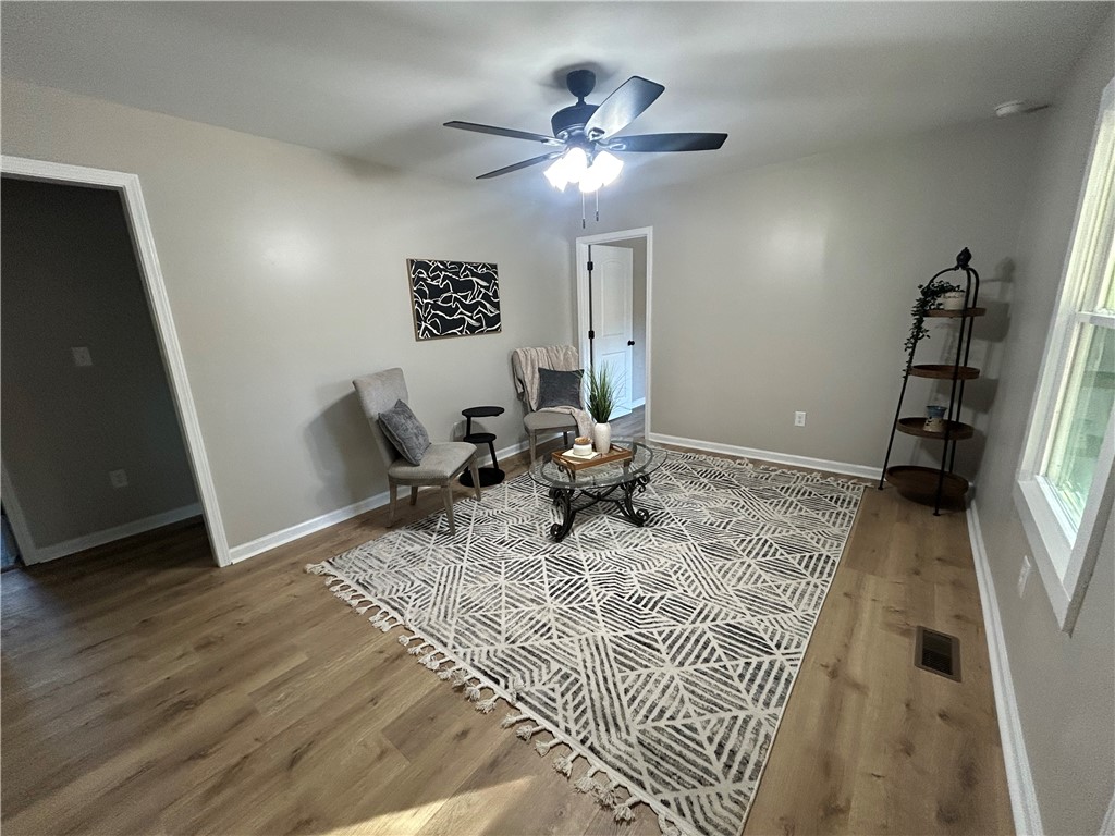 140 State Rd S-37-204 Seneca, SC 29678 - Photo 9 of 24