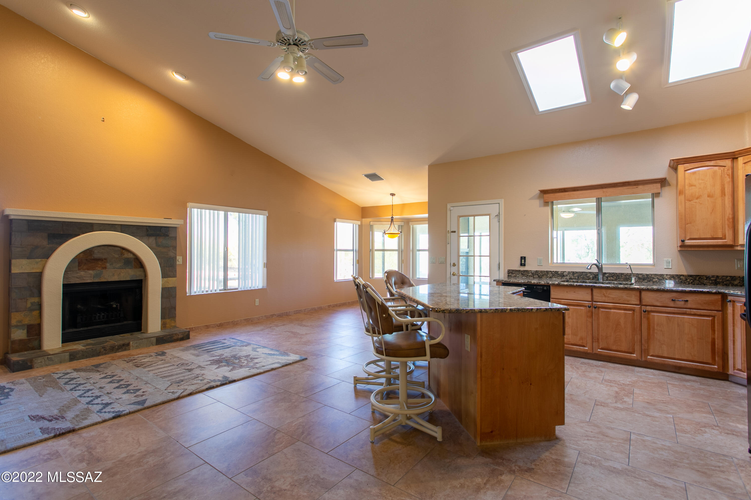 1486 West Sunset Ridge Place Tucson, AZ 85704 - Photo 9 of 36