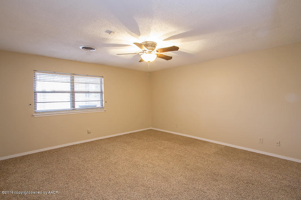 6815 Rochelle Lane Amarillo, TX 79109 - Photo 17 of 21 Bedroom