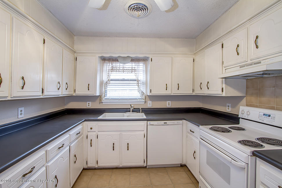 6815 Rochelle Lane Amarillo, TX 79109 - Photo 5 of 21 Kitchen