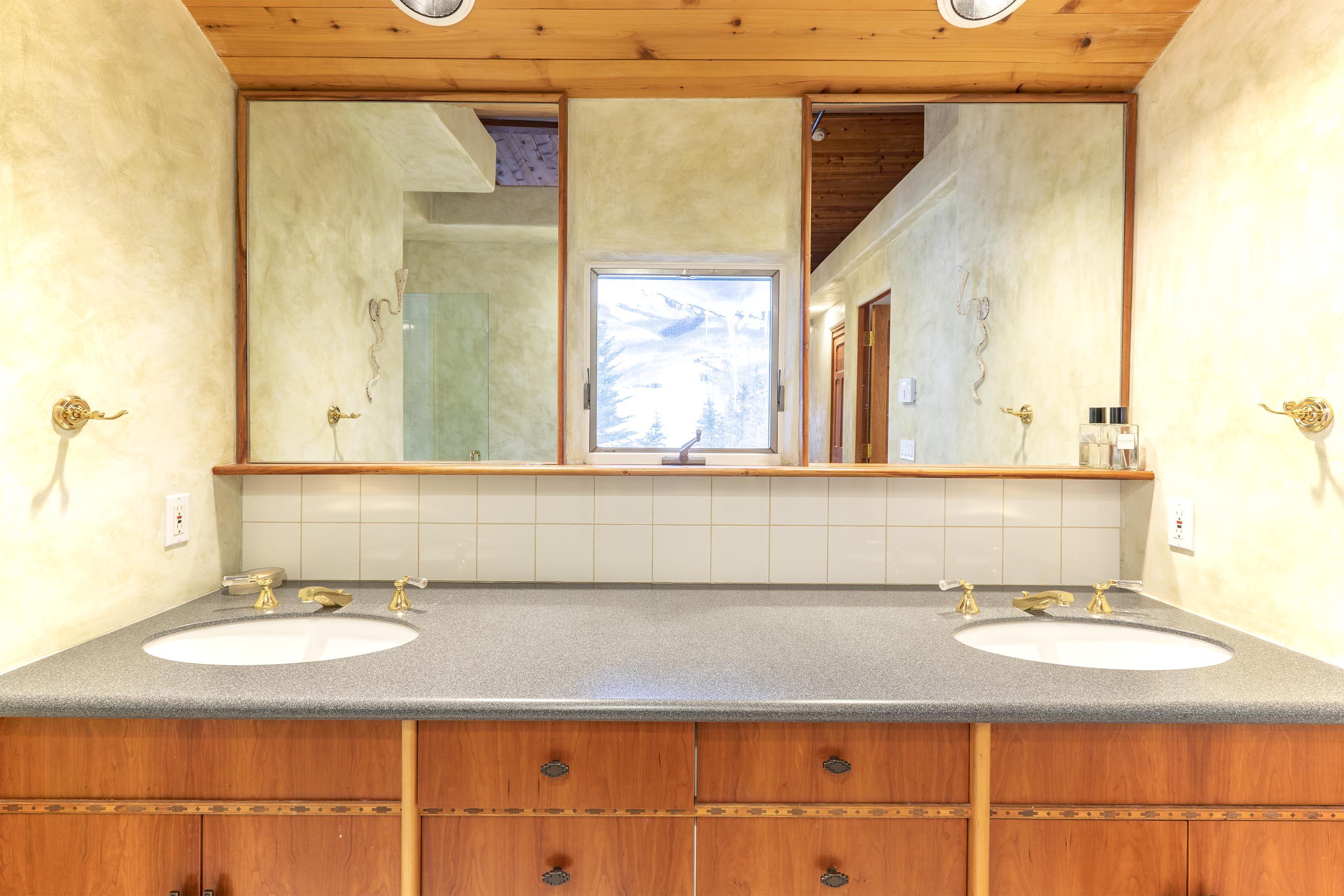 6 Valley View Road Telluride, CO 81435 - Photo 27 of 37 MBathVanity