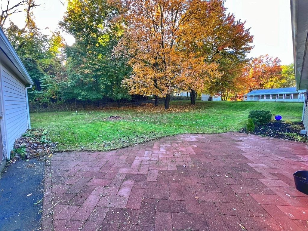 186 Corcoran Boulevard Springfield, MA 01118 - Photo 33 of 39