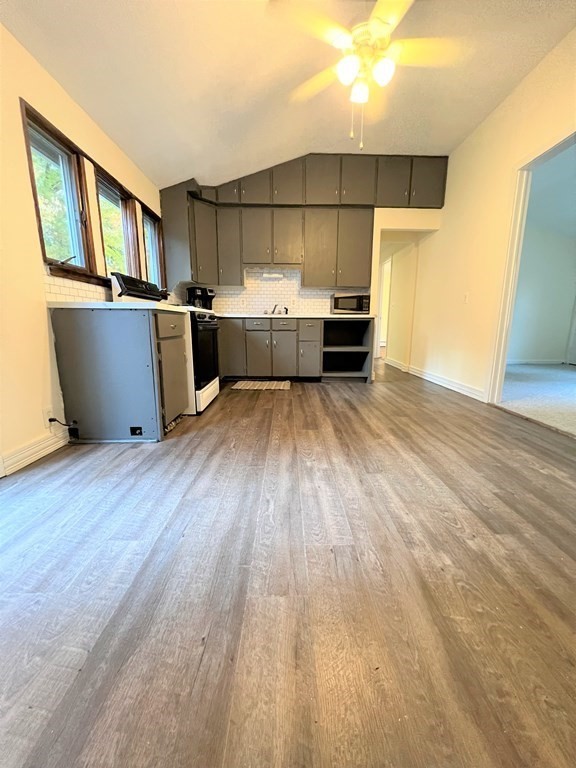 186 Corcoran Boulevard Springfield, MA 01118 - Photo 5 of 39