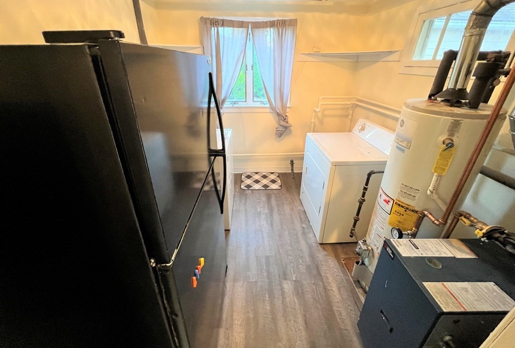 186 Corcoran Boulevard Springfield, MA 01118 - Photo 6 of 39