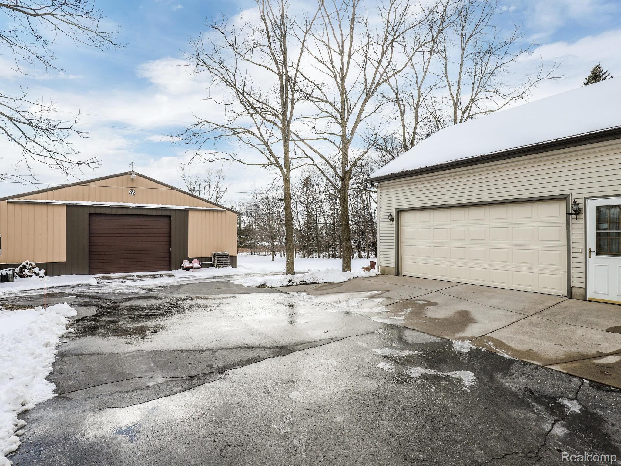 4701 Milett Road Howell, MI 48843 - Photo 5 of 29 4701 Milett Rd Fowlerville MI-028-027-4701 Milett Road Fowlerville-MLS_Size.jpg
