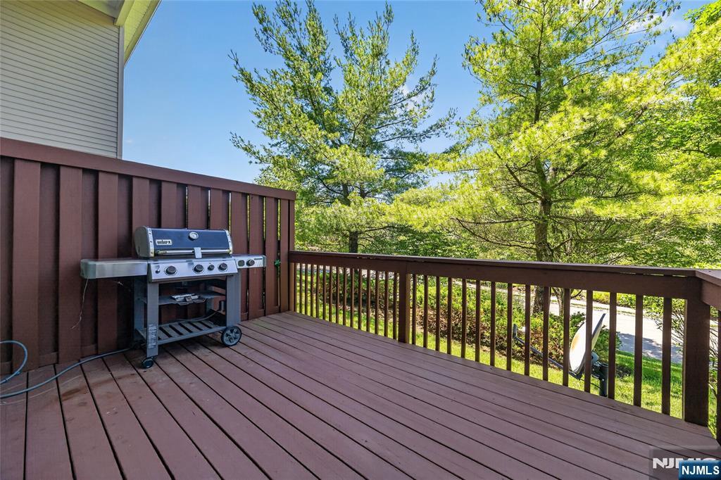 6 Schweinberg Drive, Unit R Roseland, NJ 07068 - Photo 12 of 48