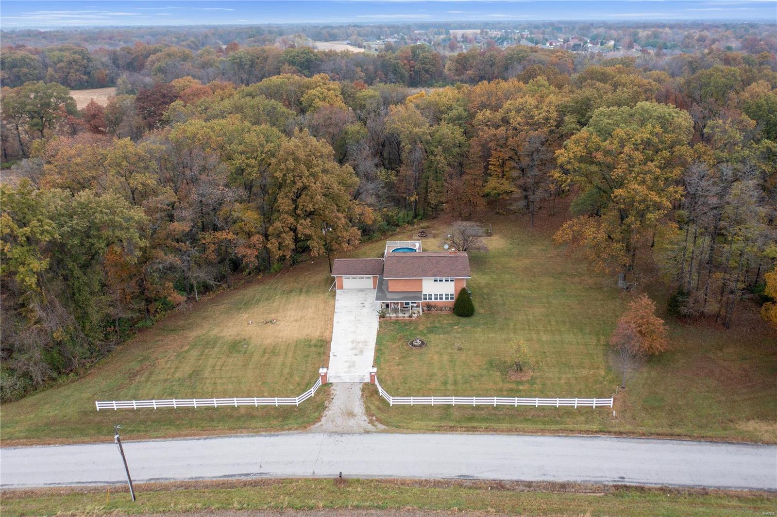 8309 Lebanon Road Troy, IL 62294 - Photo 8 of 48