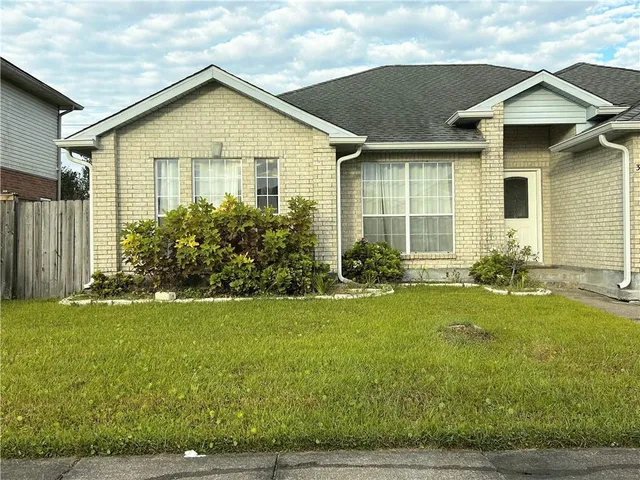 $2,200 | 3916 Aspen Drive, Harvey, LA 70058