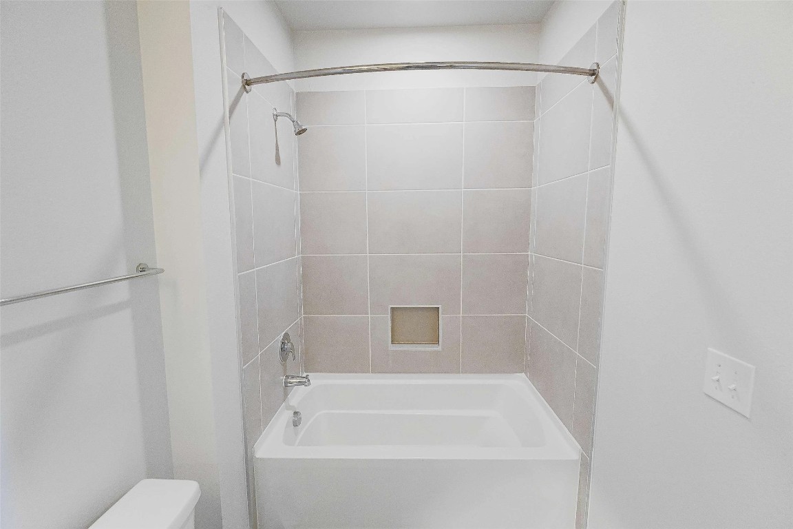 4800 Steiner Ranch Boulevard, Unit 7204 Austin, TX 78732 - Photo 28 of 31 Up to 8 weeks free rent plus reduced deposits!