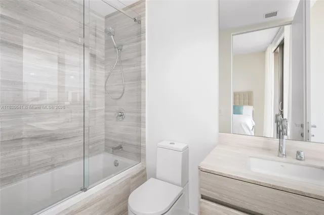 $32,500 | 18975 Collins Avenue, Unit 600, Sunny Isles Beach, FL 33160