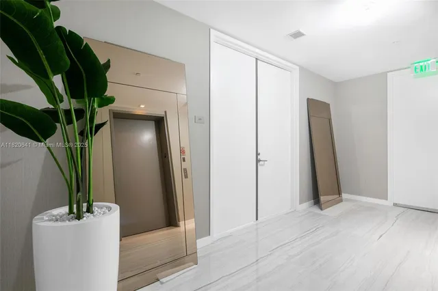 $32,500 | 18975 Collins Avenue, Unit 600, Sunny Isles Beach, FL 33160