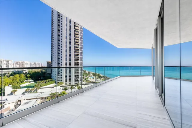 $32,500 | 18975 Collins Avenue, Unit 600, Sunny Isles Beach, FL 33160