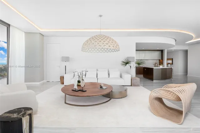 $32,500 | 18975 Collins Avenue, Unit 600, Sunny Isles Beach, FL 33160