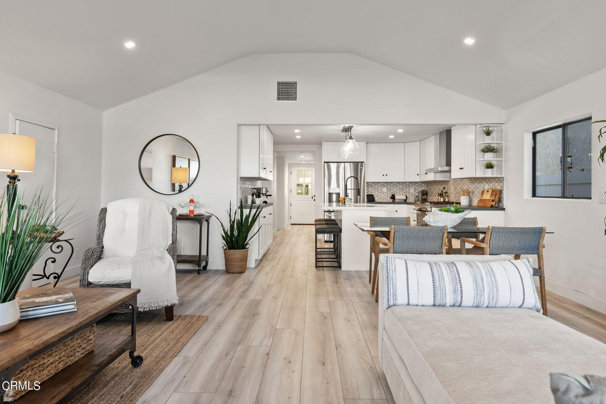 3421 Sunset Lane Oxnard, CA 93035 - Photo 12 of 59 9-web-or-mls-UpmarketMedia_3421Sun (37)