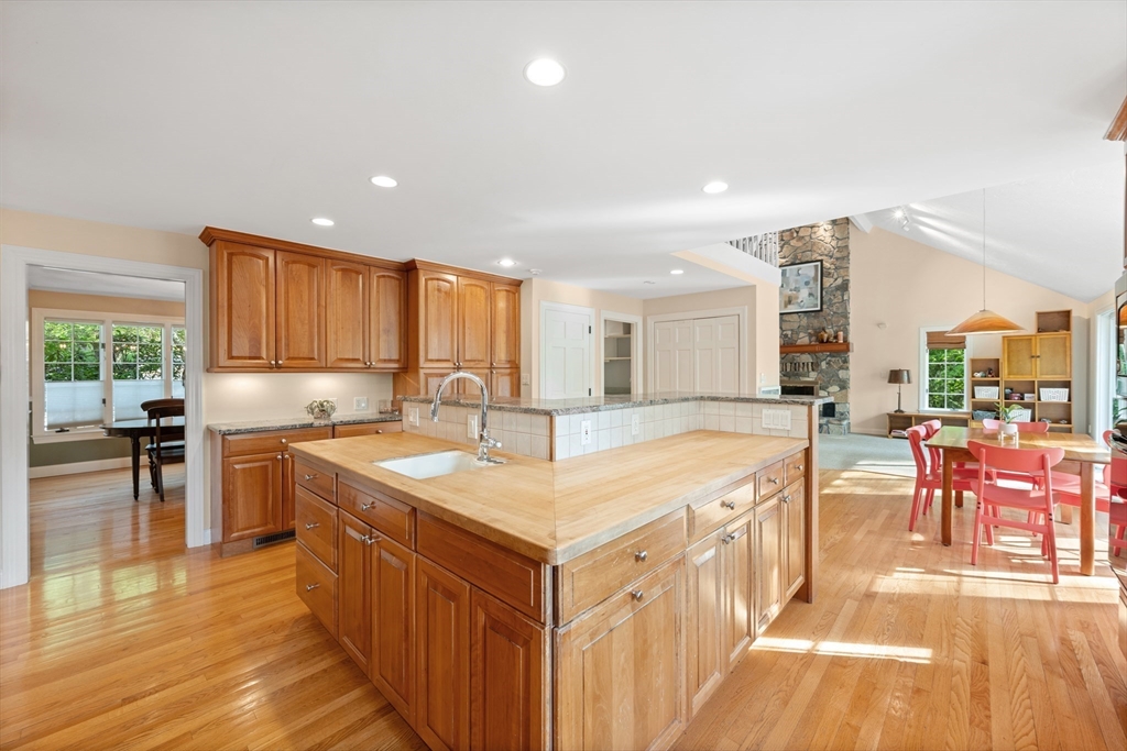 44 Lincoln Street Lexington, MA 02421 - Photo 9 of 42