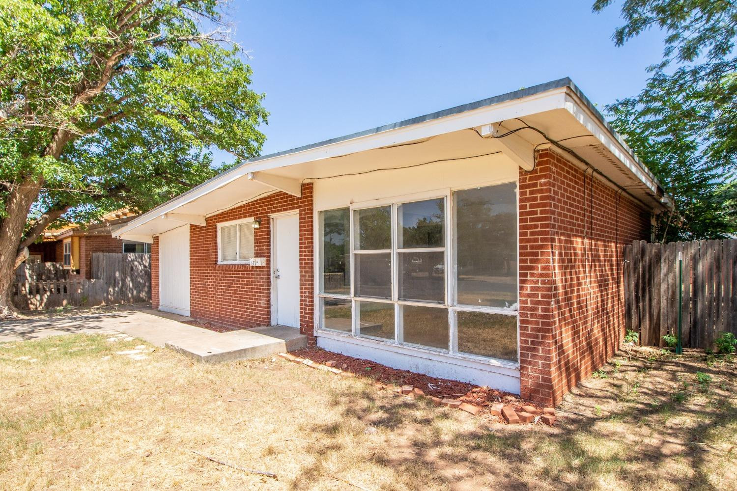 2714 62nd Street Lubbock, TX 79413 - Photo 4 of 28 a view of front door