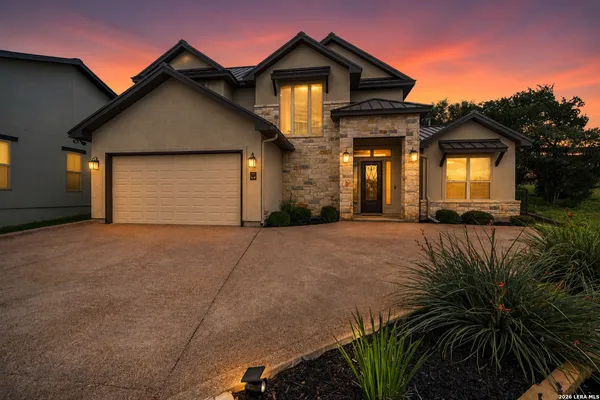 $685,000 | 511 Elm Trail, New Braunfels, TX 78130