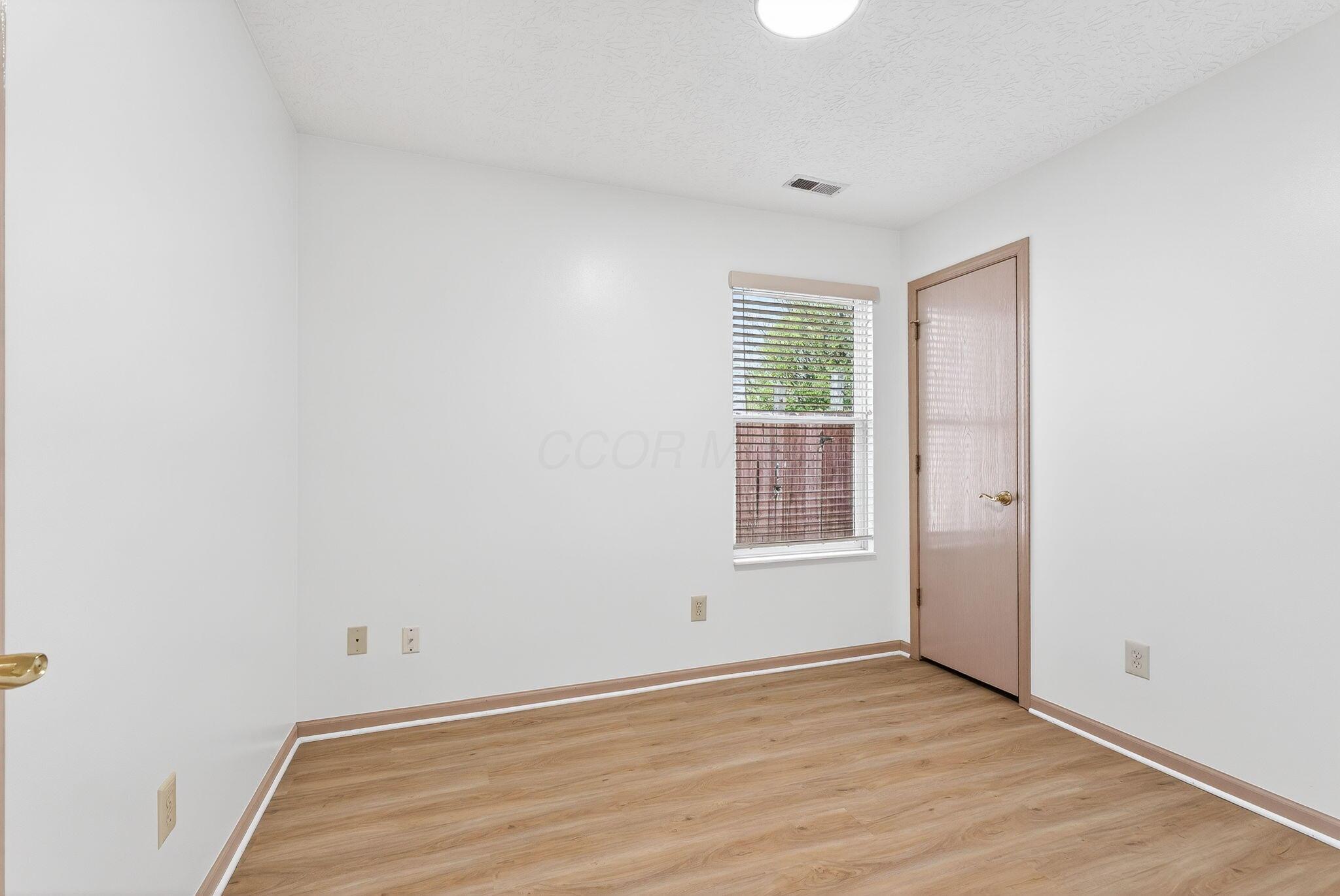 2064 Waymont Road Columbus, OH 43229 - Photo 19 of 31 2064 Waymont Rd (Interior)-17