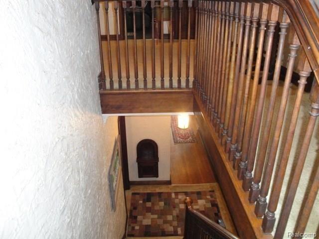 1252 Yorkshire Road Grosse Pointe, MI 48230 - Photo 15 of 23 STAIR.jpg