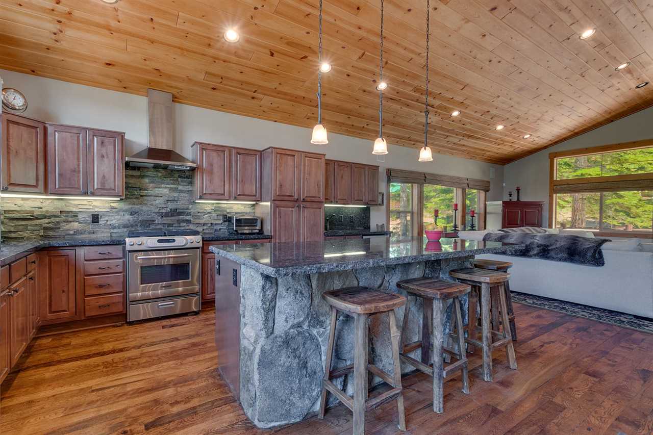 11760 Kitzbuhel Road Truckee, CA 96161 - Photo 6 of 18 Gallery Image 6