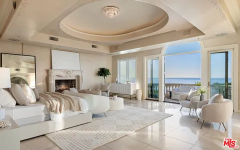 $90,000,000 | 28824 Cliffside Drive, Malibu, CA 90265