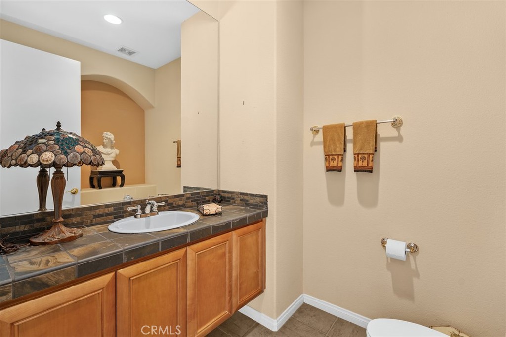 1228 Verdugo Road Palm Springs, CA 92262 - Photo 21 of 25 Powder room