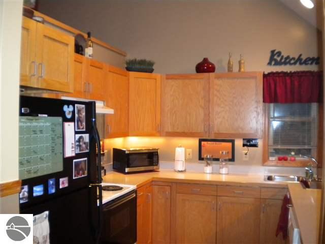 12901 South Lautner Road Traverse City, MI 49684 - Photo 11 of 25 1739931-10.JPG