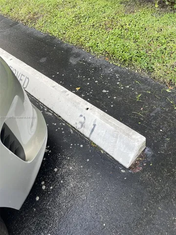 $1,600 | 8285 Sunrise Lakes Boulevard, Unit 310, Sunrise, FL 33322