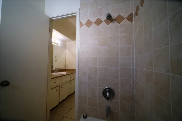 $2,000 | 12526 Lima Drive, Houston, TX 77099