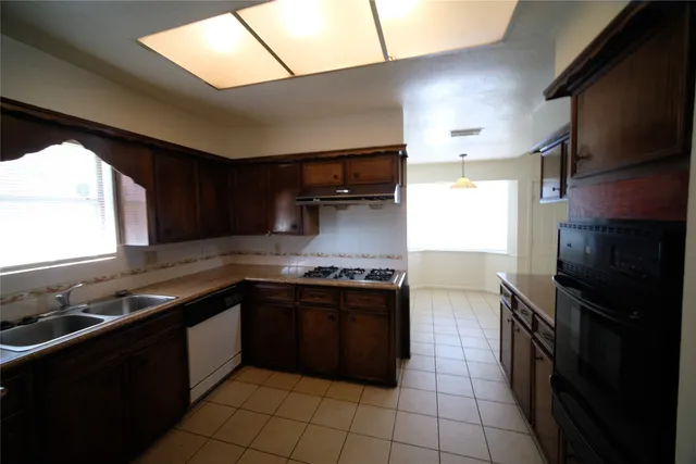 $2,000 | 12526 Lima Drive, Houston, TX 77099