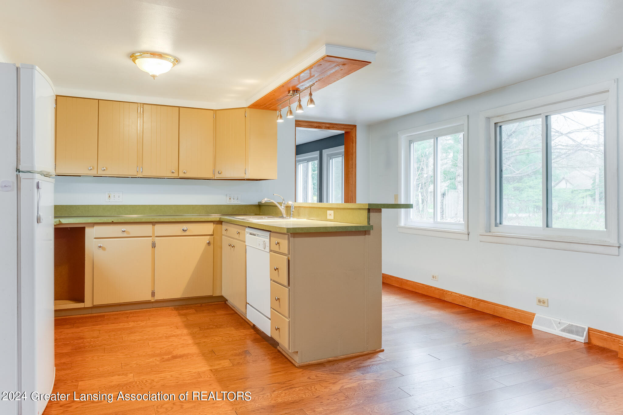 2167 Raby Road East Lansing, MI 48823 - Photo 9 of 36 2167_Raby_BROCK-16