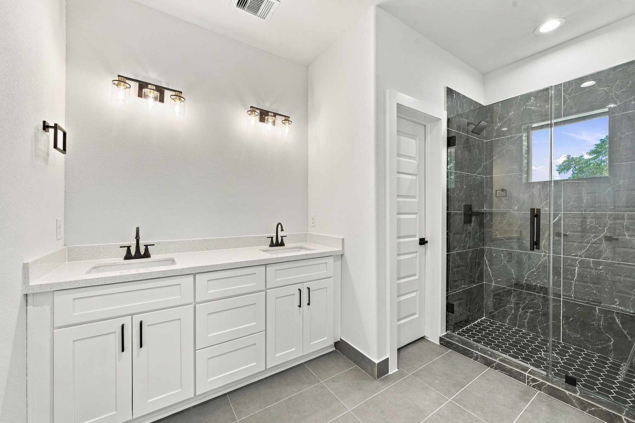 8707 Westcott Road, Unit A B Houston, TX 77016 - Photo 35 of 39 Gallery Image 35
