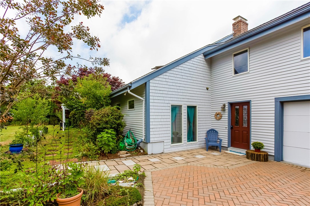 2066 Boston Neck Road North Kingstown, RI 02874 - Photo 4 of 35 The perfect spot to welcome your guests.
