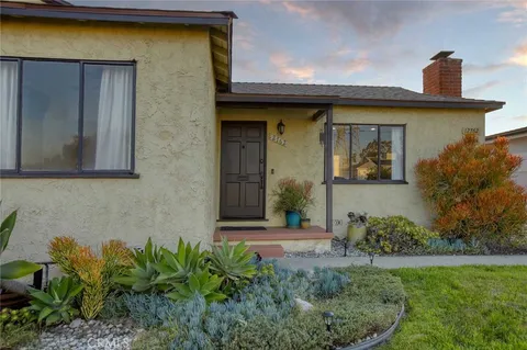 $899,000 | 12762 Willard Street, North Hollywood, CA 91605