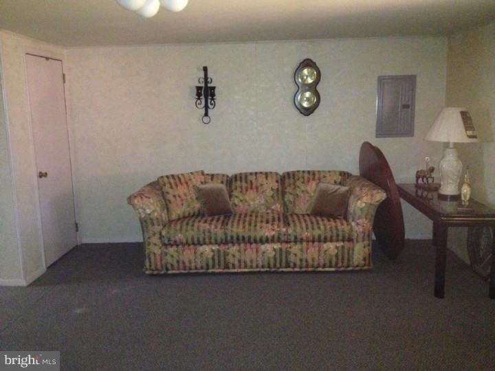 12105 Covert Road Philadelphia, PA 19154 - Photo 12 of 16 Gallery Image 12
